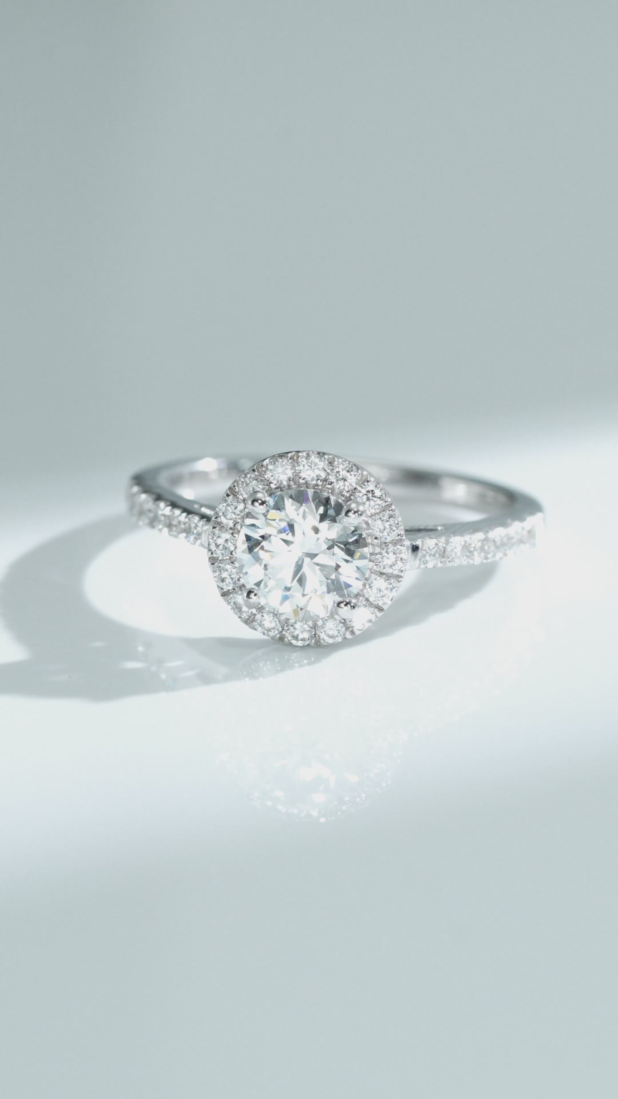 Luxurious Halo Diamond Ring